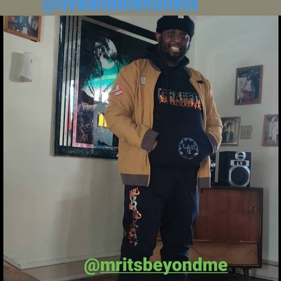 My Brand it's called live&DieHonest jogger sweat suits - Picture 7 of 17